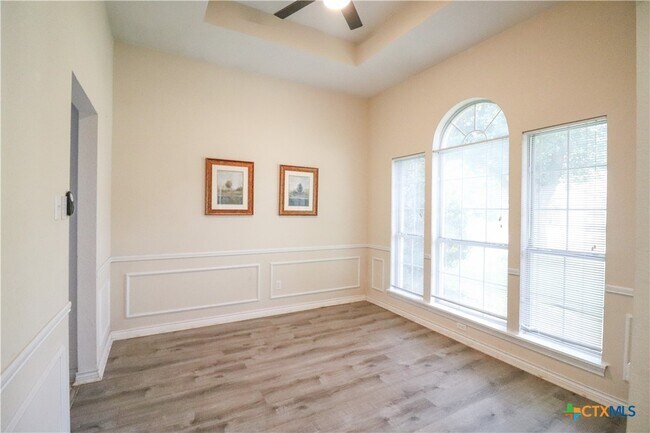 Building Photo - 2314 Kingsbury Dr