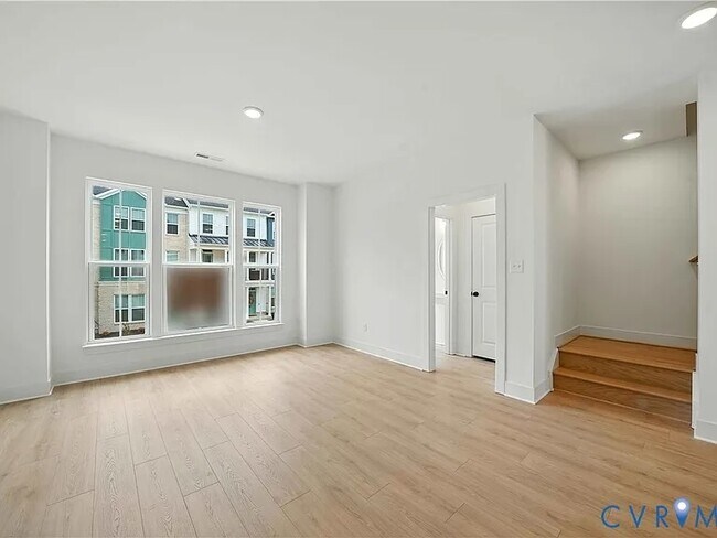 Building Photo - 15315 Sunray Aly