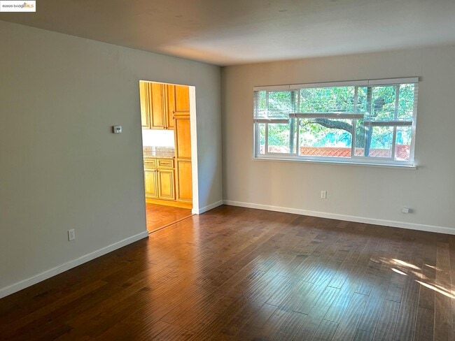 Building Photo - 1345 Elm St