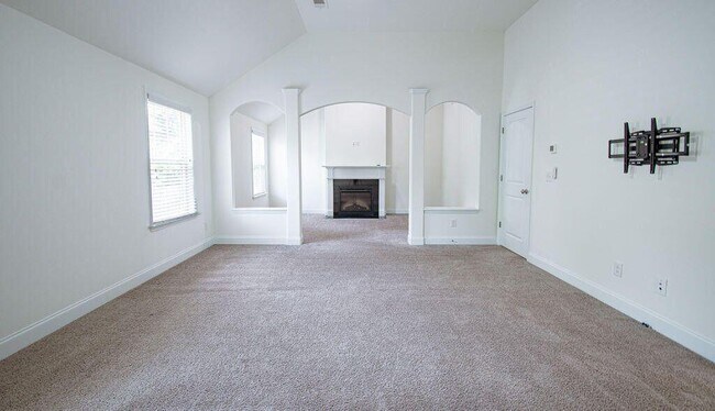 Building Photo - 1609 Lindley Ln