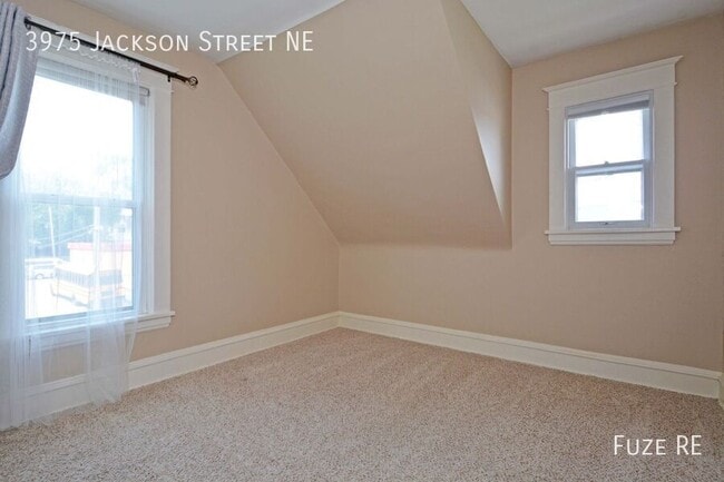 Building Photo - 3975 Jackson St NE