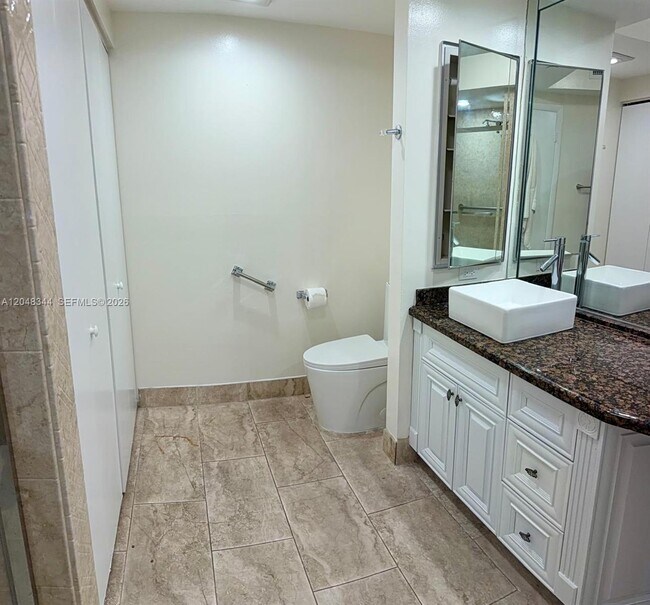 Building Photo - 20281 E Country Club Dr