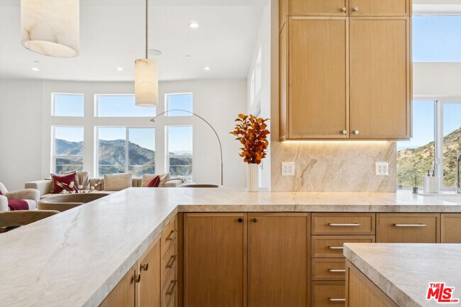 Building Photo - 265 Westlake Blvd