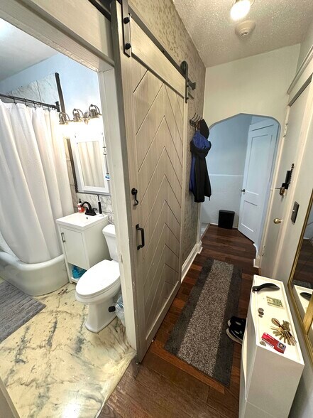 Building Photo - 26 Chiswick Rd