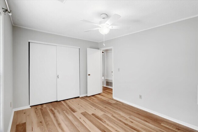 Building Photo - 1607 Burnley Dr