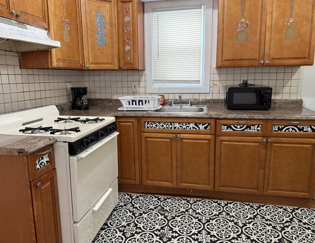 Building Photo - 456 Convery Blvd