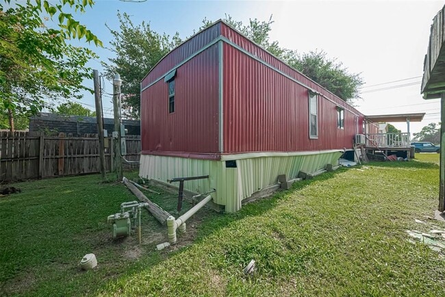 Building Photo - 914 Davis St