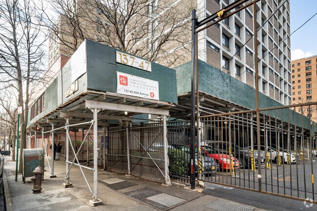 Building Photo - Martin Lande House