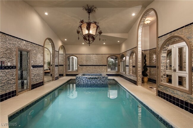 Building Photo - 8801 Palm Greens Ct