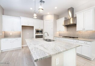 Building Photo - Beautiful 2018 Home in Tierra Del Rio!