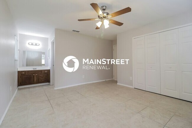 Building Photo - 3 Bedroom Pet-Friendly Home in Kissimmee, FL with Main Street Renewal