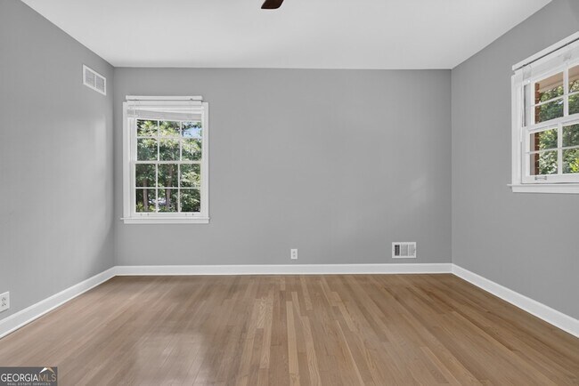 Building Photo - 4854 Springfield Dr