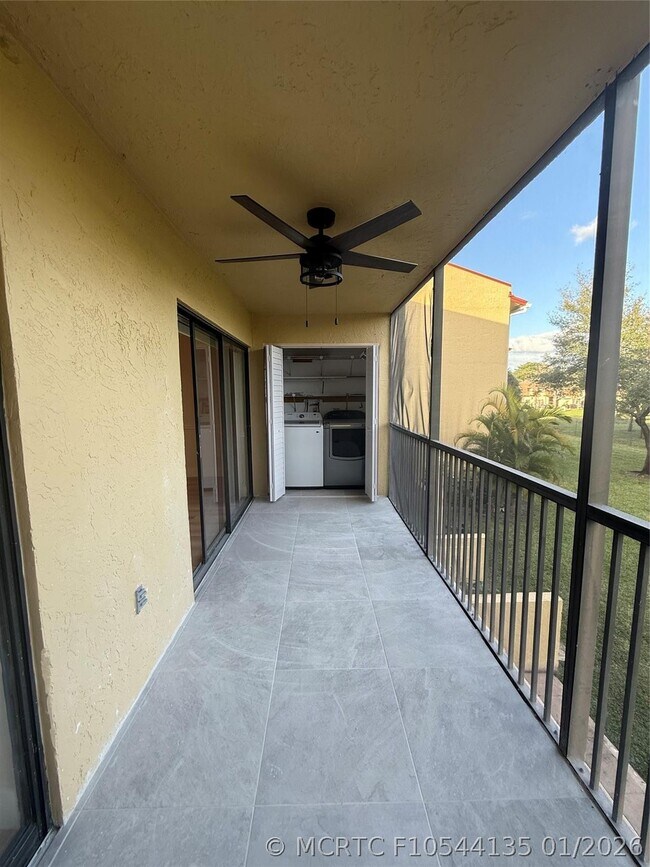 Building Photo - 2075 Coral Ridge Dr