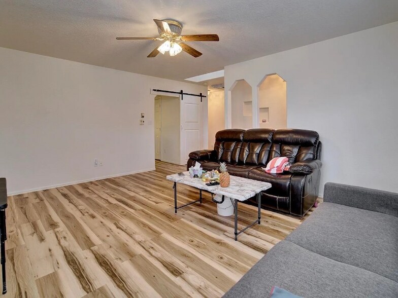 Building Photo - 3057 Noble Ct
