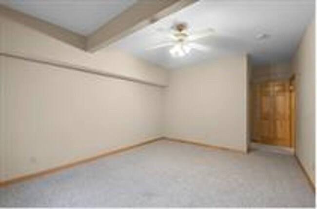 Building Photo - 2104 E Lucille Ln
