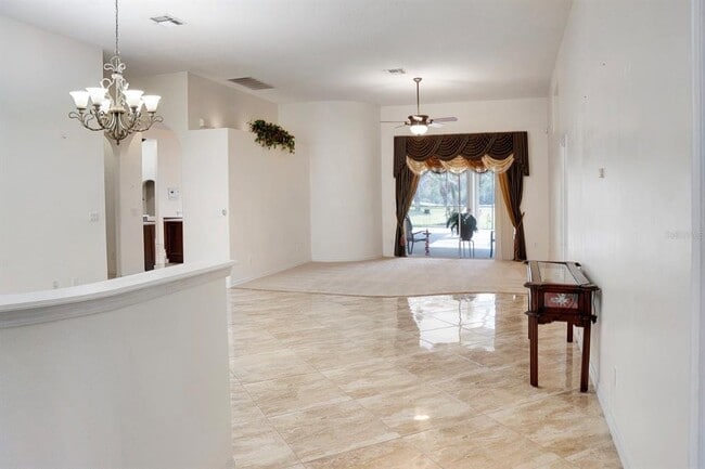 Building Photo - 215 Strathmore Cir