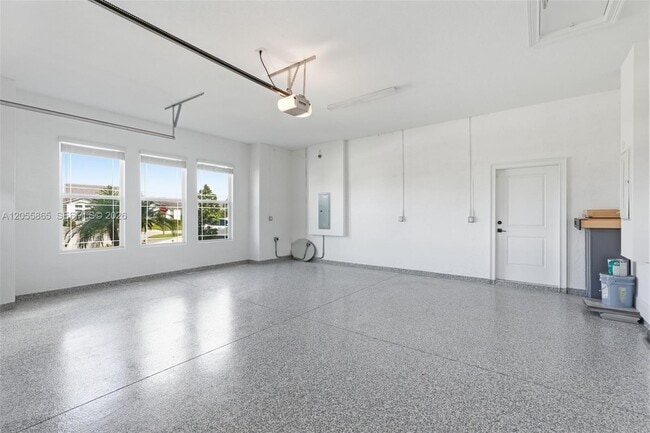 Building Photo - 4662 Estates Cir