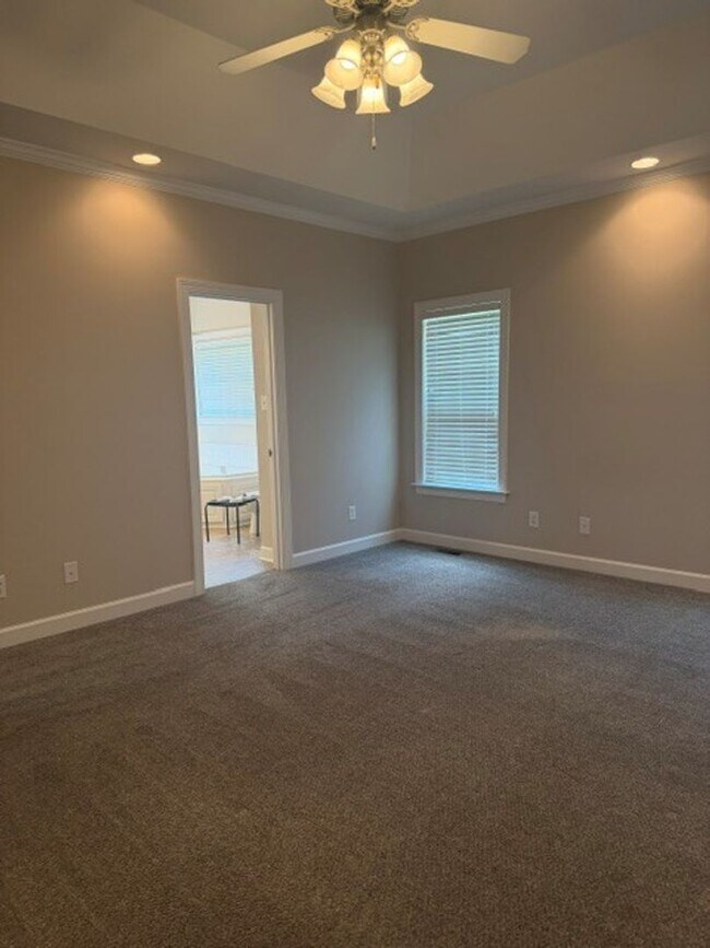 Building Photo - 3 Bed/2 Bath with Bonus Room in CBA Schools