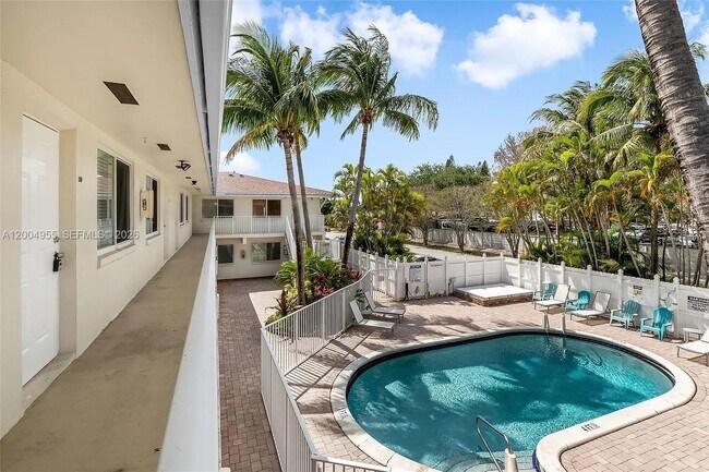 Building Photo - 1856 NE 46th St