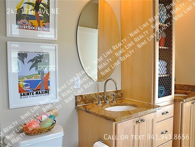 Building Photo - 241 17th Ave NE