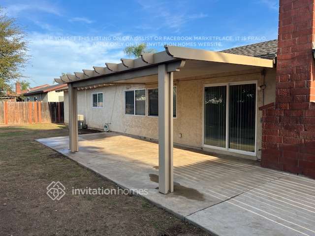 Building Photo - 1070 Country Club Ln