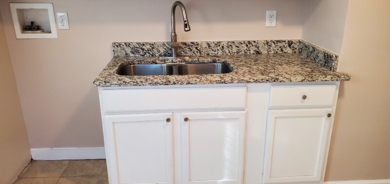 Building Photo - 615 Lexington Ave