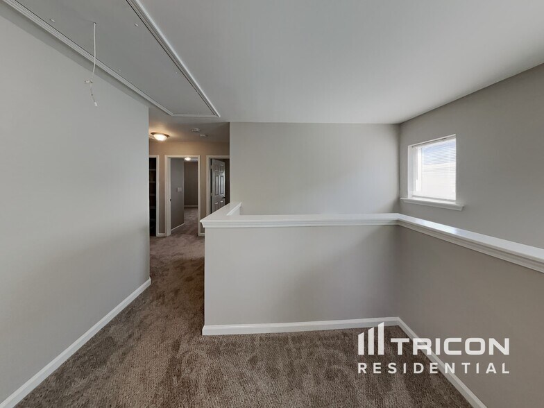 Building Photo - 11019 Kinnairds St