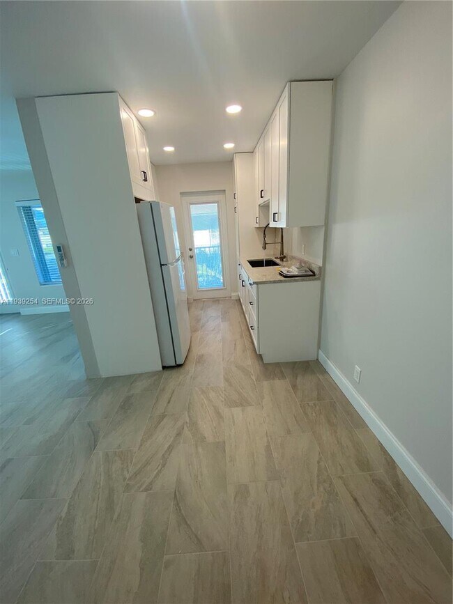 Building Photo - 2344 NE 12th St