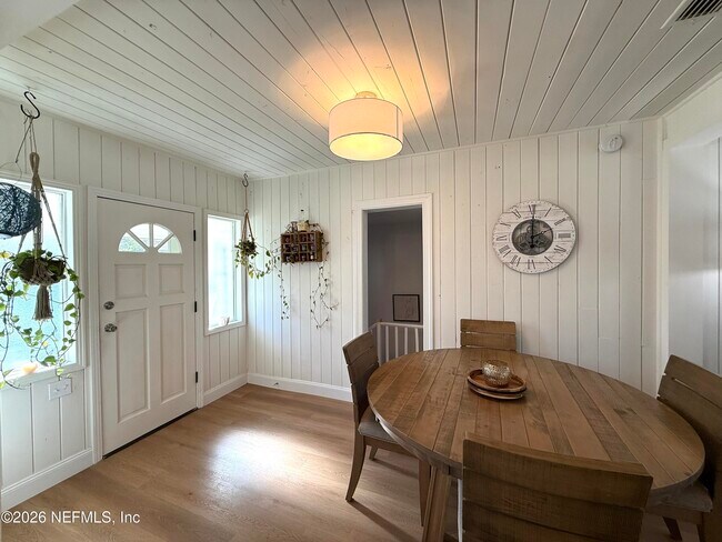 Building Photo - 5352 Appleton Ave