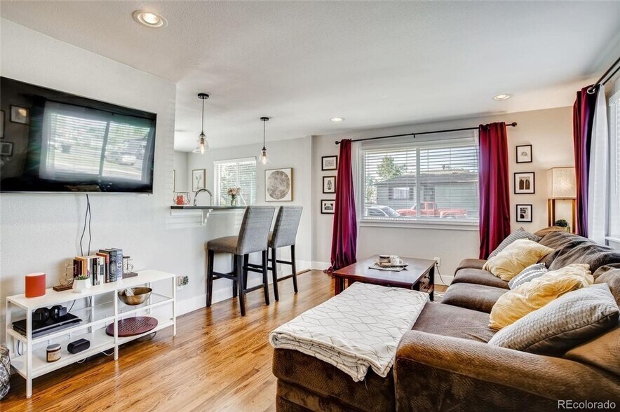 Building Photo - 4415 W Tennessee Ave