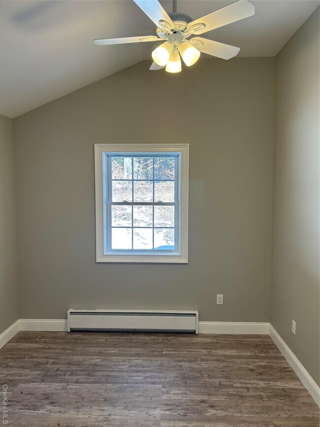 Building Photo - 135 Gale Rd