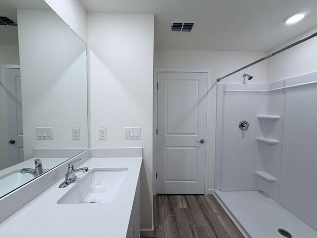 Building Photo - MOVE-IN SPECIAL 2 WEEKS FREE RENT!! NO APPLICATION FEES FOR APPROVED APPLICANTS**Beautiful Brand-...