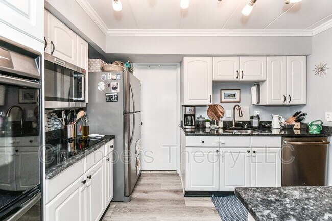 Building Photo - 1774 Dogwood Dr