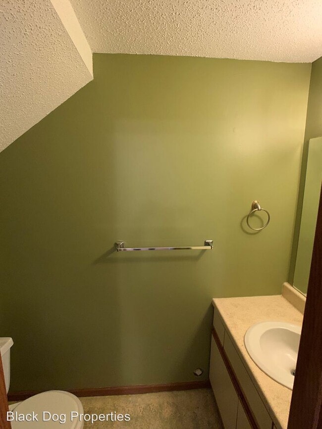 Building Photo - 2500 Candlecrest Cir