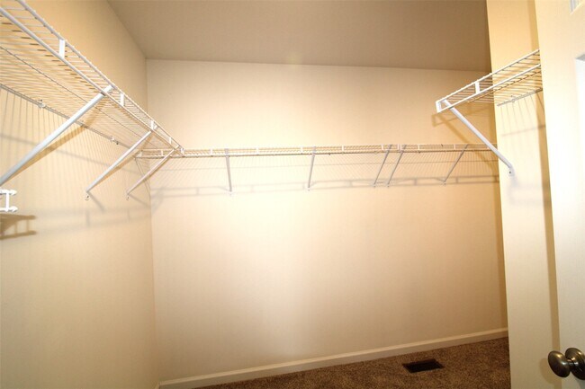 Building Photo - 130 Prairie Wind Dr