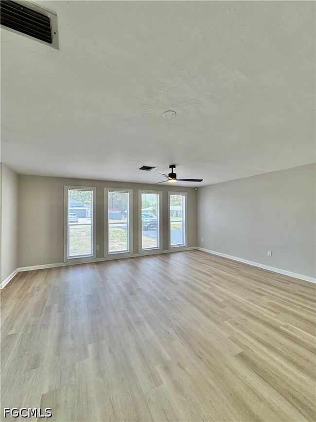 Building Photo - 7346 Captiva Blvd