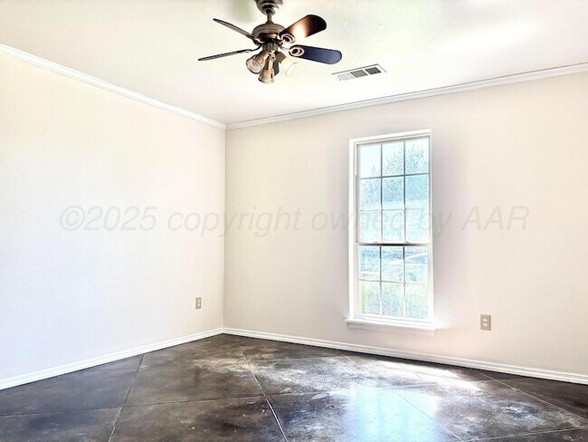 Building Photo - 4521 Pine St