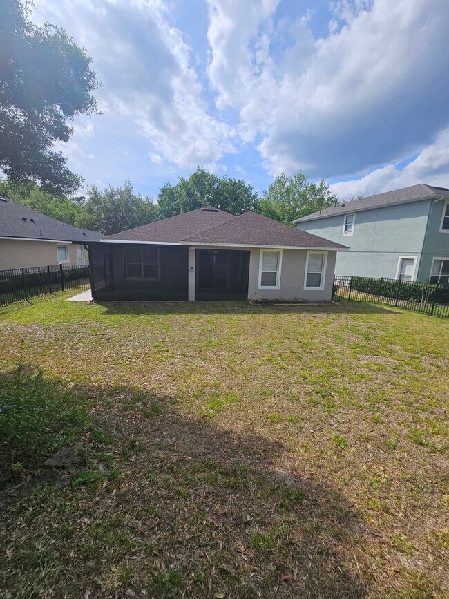 Building Photo - Victoria Park 3 Bedroom Home in Deland