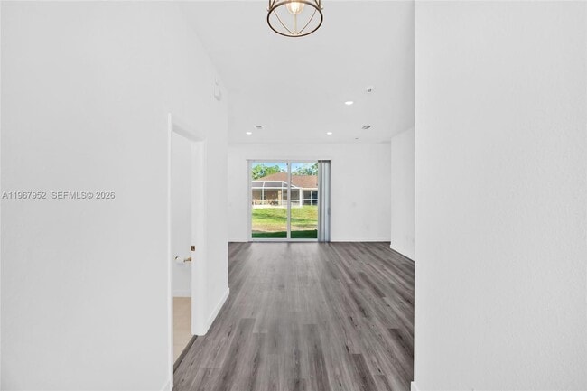 Building Photo - 719 Little Rock St E