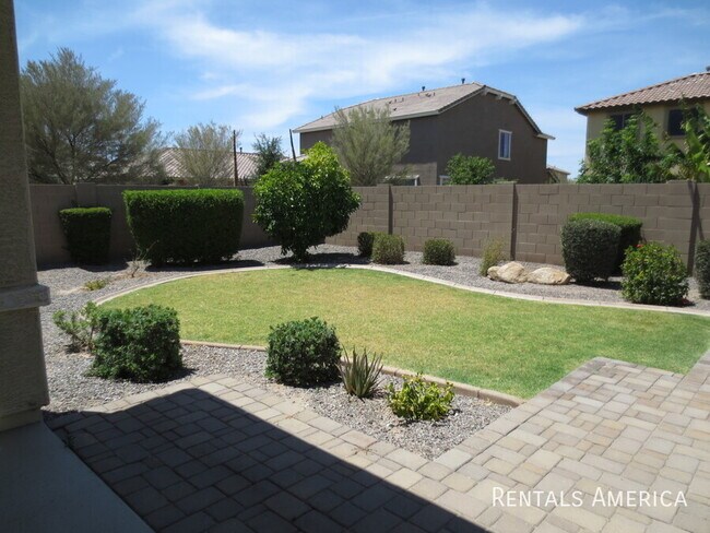 Building Photo - 890 E Doral Ct