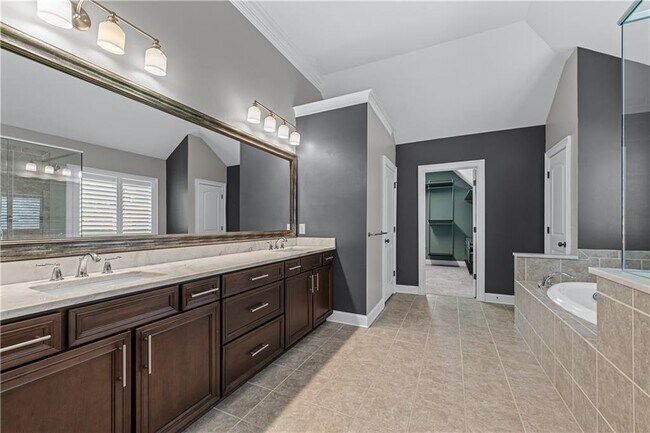 Building Photo - 1070 Windfaire Pl