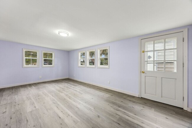 Building Photo - Adorable Newly Renovated 3/2 on Amelia Island’s South End