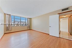 Building Photo - 2025 NE 164th St