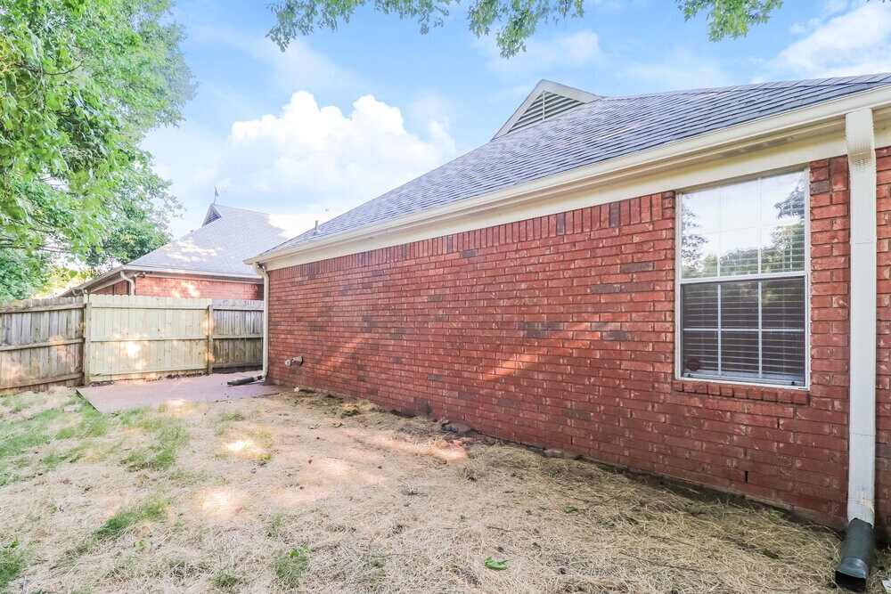 Building Photo - 6796 Kamali Ave