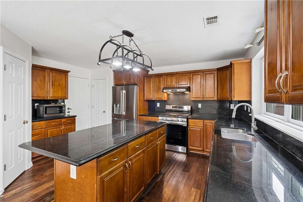 Building Photo - 6285 Barwick Ln