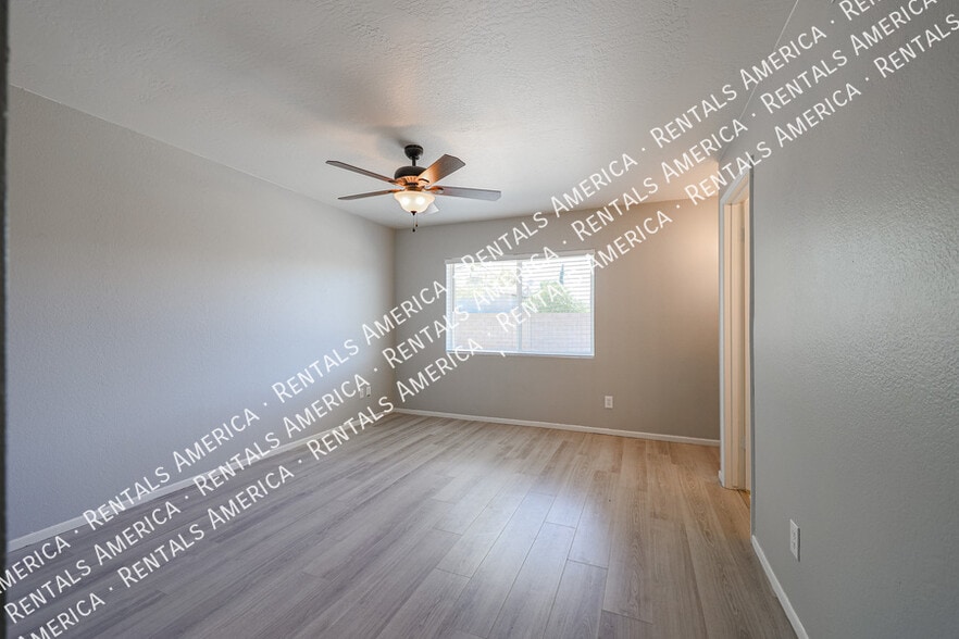 Building Photo - 1329 W Kristal Way
