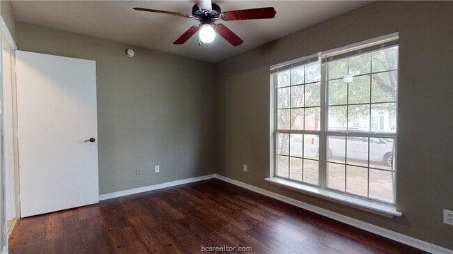 Building Photo - 1143 Oney Hervey Dr