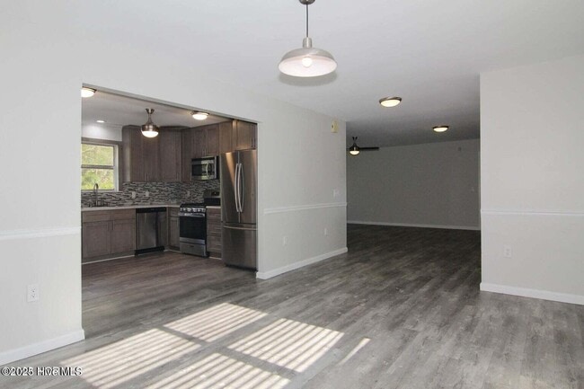 Building Photo - 63 Jesse Lee Ln