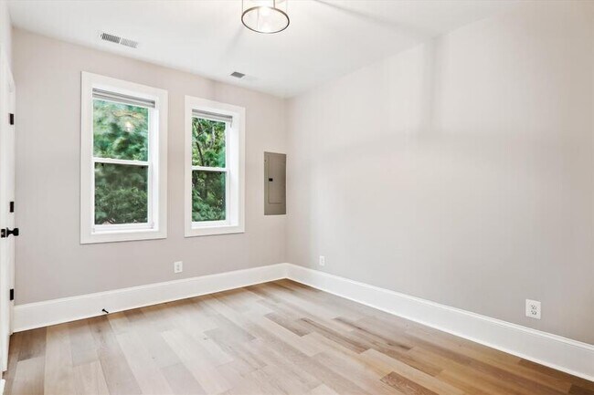 Building Photo - 1541 9th Street Northwest - 2