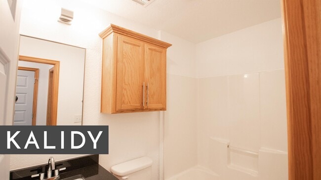 Building Photo - 5004 SE 52nd St